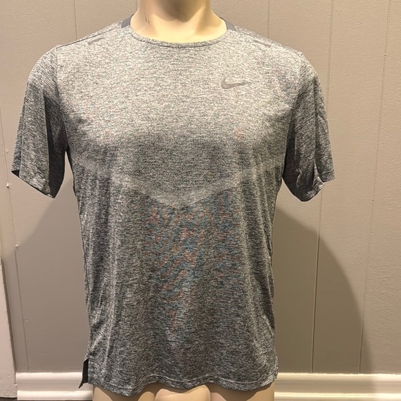 Nike | Tops | E Nike Running Drifit Heather Gray Peloton Short Sleeve ...